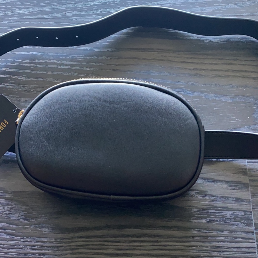 All Black Fanny Pack w/ Gold Zipper